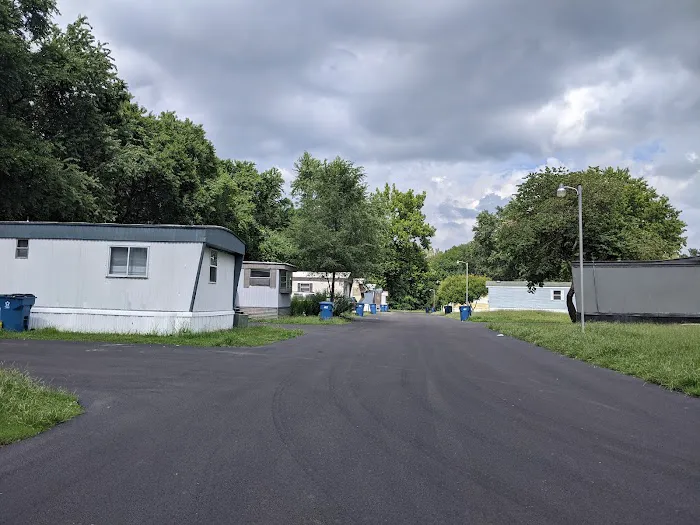 Pinewood Mobile Home Community 1
