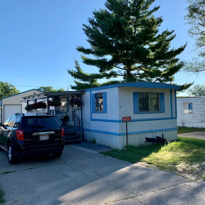 Dakota Capital Mobile Home Community 10