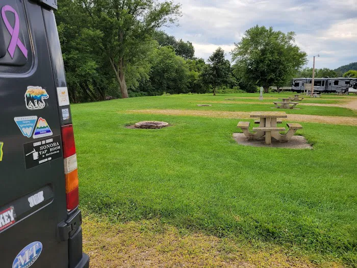 Viola Banker Park & Campground 10