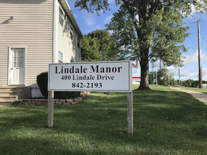 Lindale Manor 4