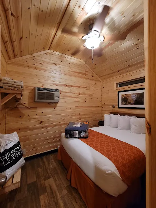 Angola / Hogback Lake KOA Holiday 4