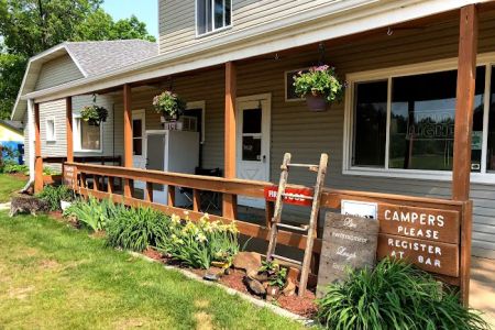 The Rock Camping Resort Bar