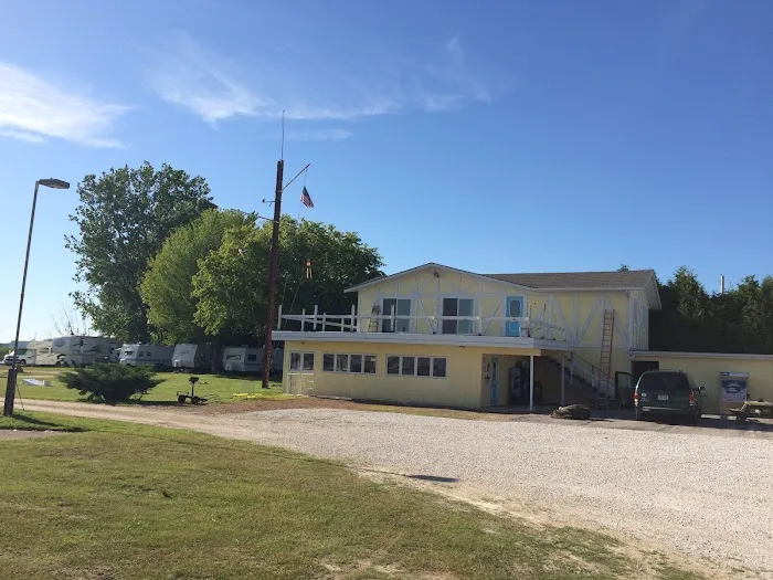 Scenic River Stop-N-Dock RV Park & Marina 10