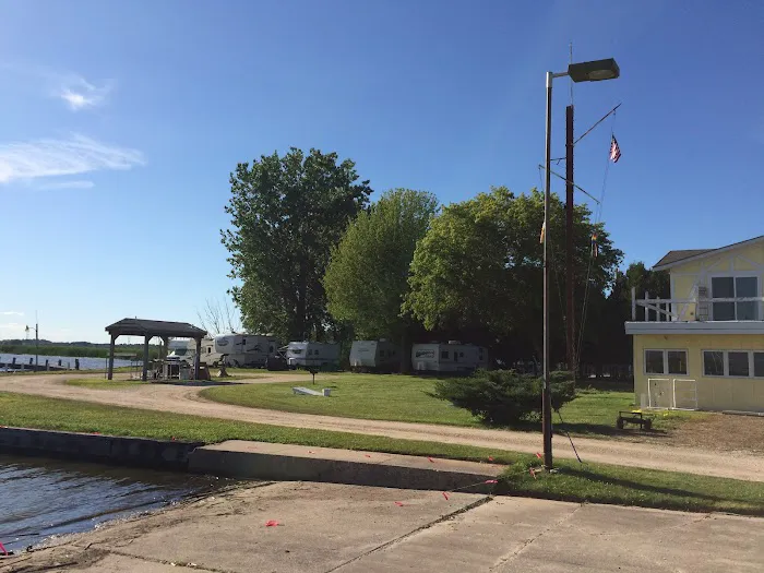 Scenic River Stop-N-Dock RV Park & Marina 1
