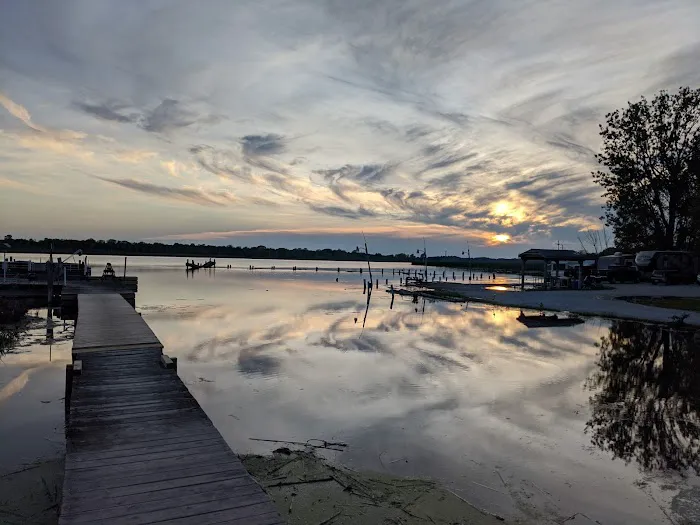 Scenic River Stop-N-Dock RV Park & Marina 9