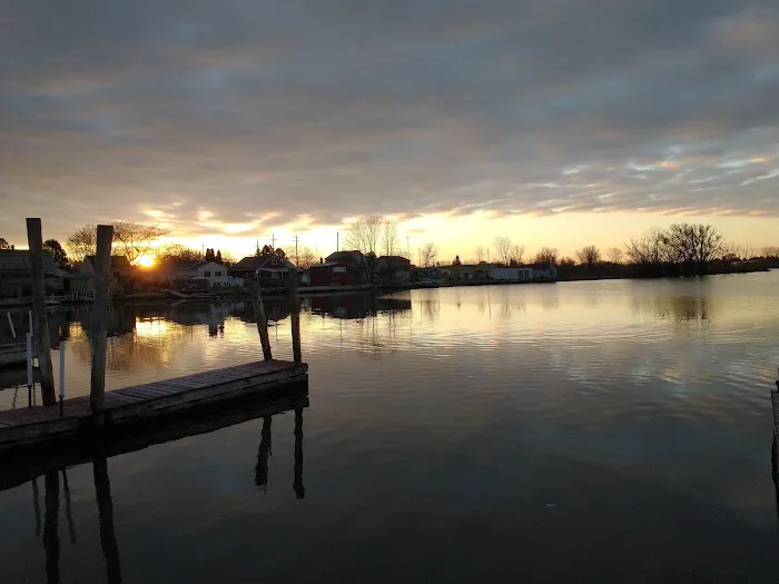 Scenic River Stop-N-Dock RV Park & Marina 6