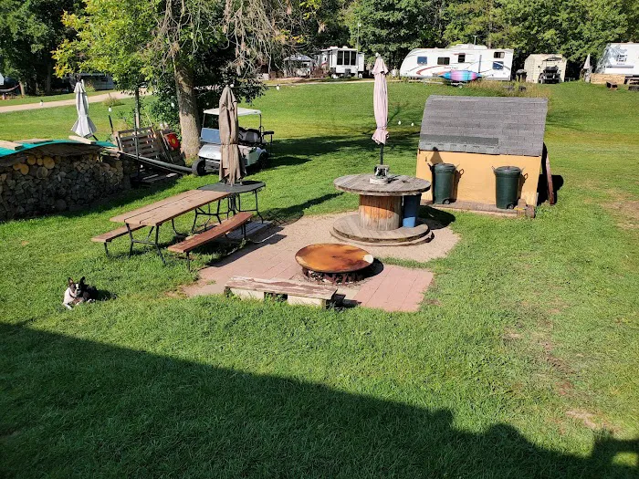 Hucklberry Acres Campground & Huck's Sports Grill 8