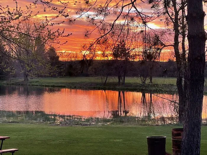 Hucklberry Acres Campground & Huck's Sports Grill 4
