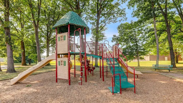 Windsor Woods Village 6