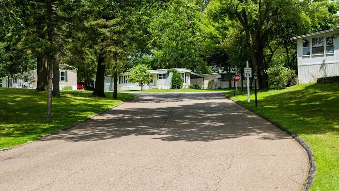 Hickory Hills Village 8