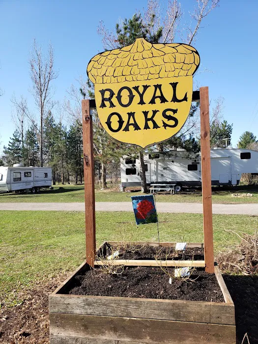 Royal Oaks Legendary Lodging Campground 8