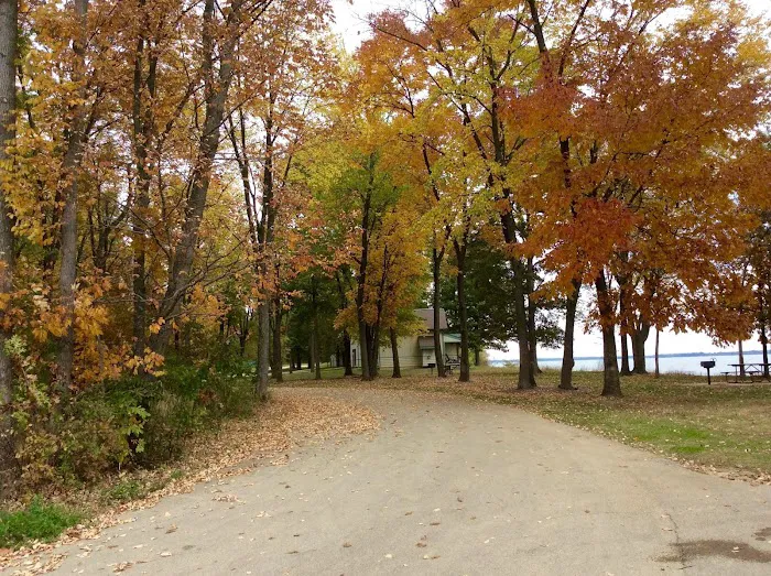 Hazlet Cottages on Carlyle Lake 9