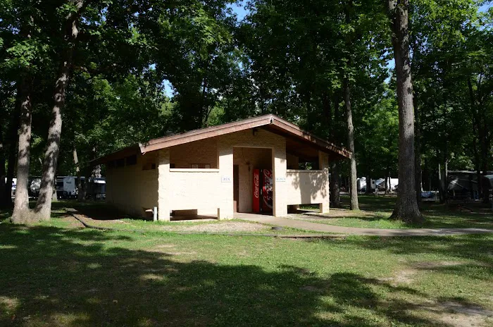 Lake Lou Yaeger Campground 4