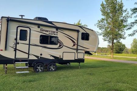 Riverside Park & Campground