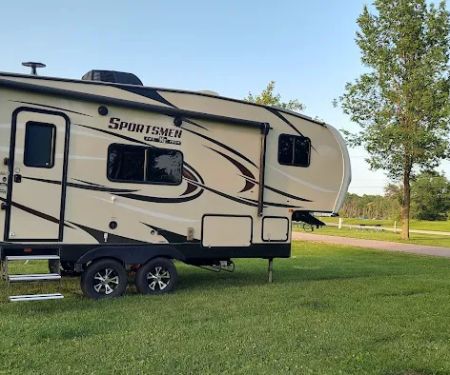 Riverside Park & Campground