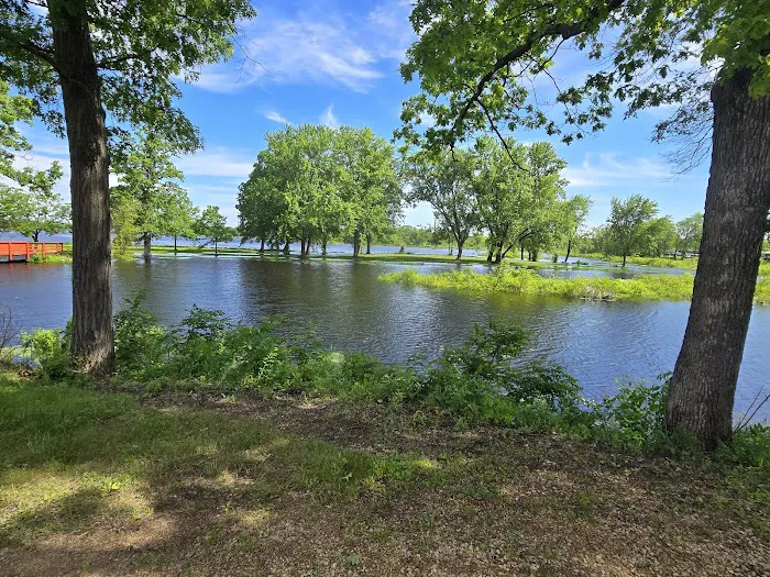 Riverside Park & Campground 7