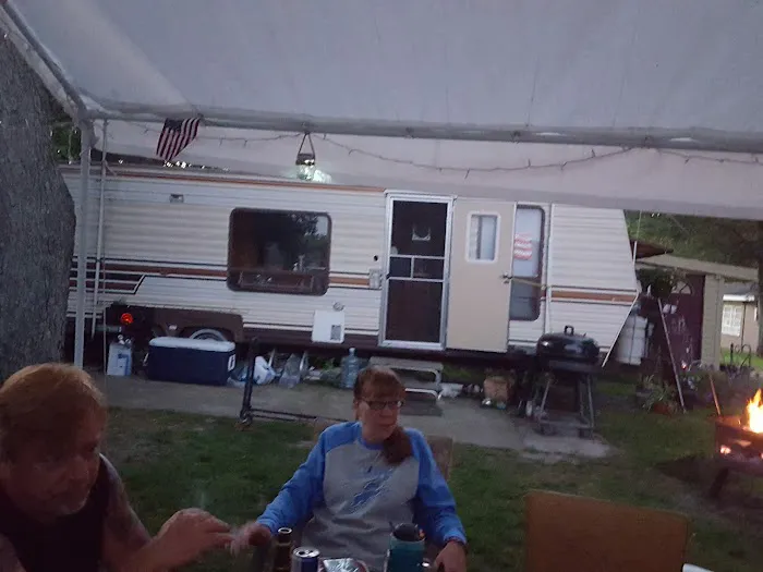 Barry's Resort & Mobile Home Prk 8