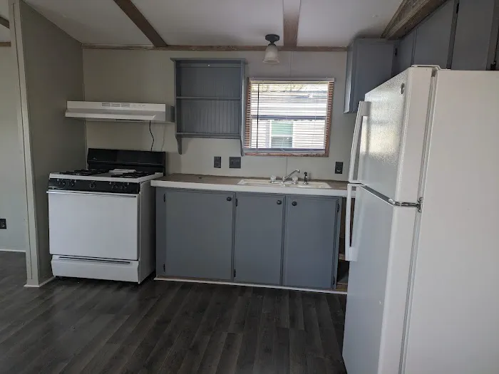 Grand Country Mobile Home Village 10