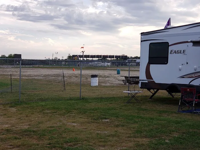 Speedy Camping & Parking 6