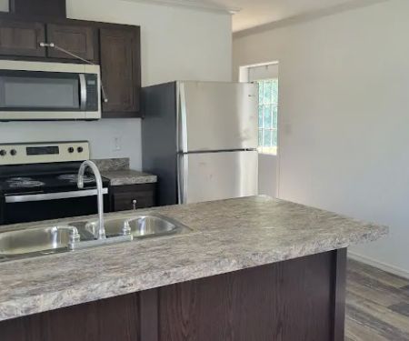 E&N Mobile Home Community
