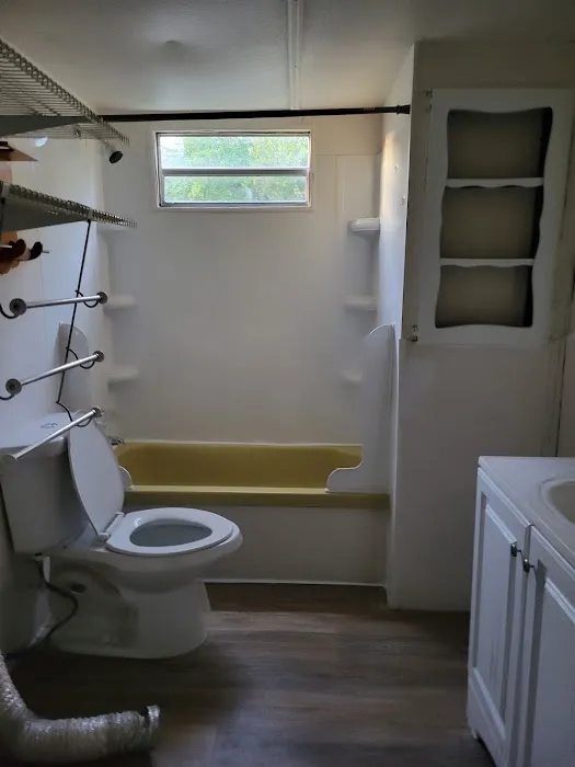 Maple's Mobile Home Park 4