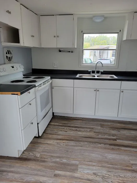 Maple's Mobile Home Park 8