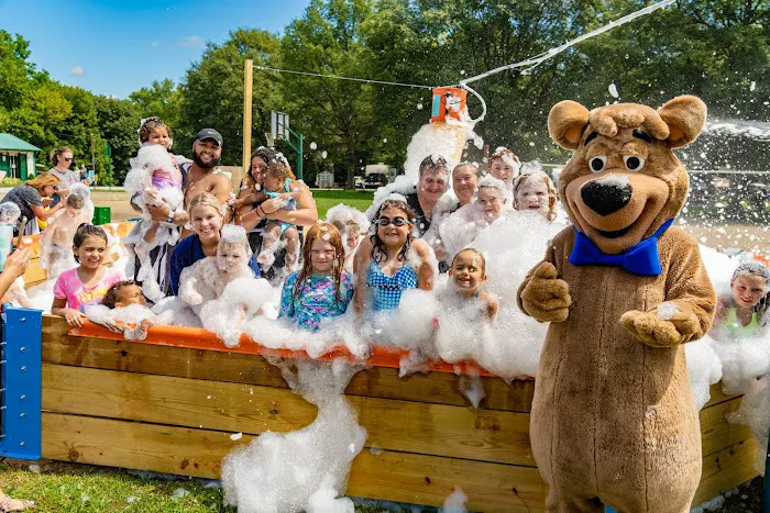 Yogi Bear's Jellystone Park 5