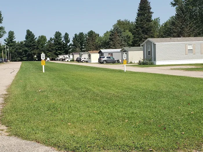 Oconto Falls Mobile Home Park Picture 5
