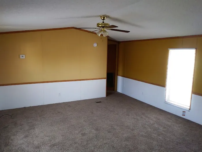 Cozy Manufactured Home Community 10