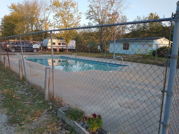 Friends O' Mine Campground & Cabins 2