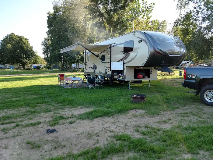 Lakeside Resort Campground 8