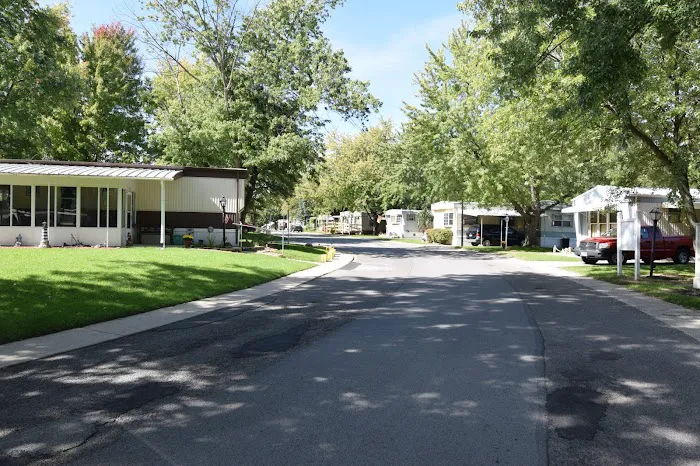 Crestwood Manufactured Home Community 4