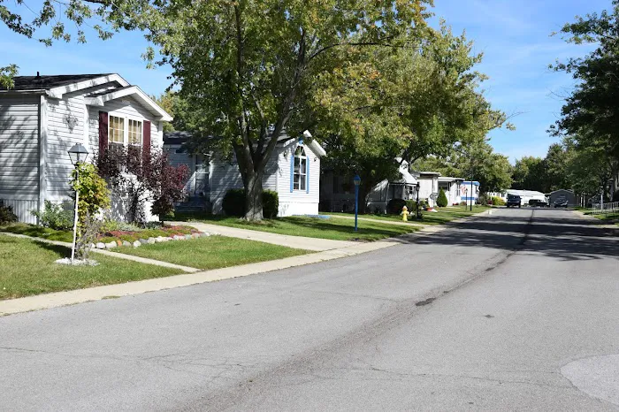 Crestwood Manufactured Home Community 10