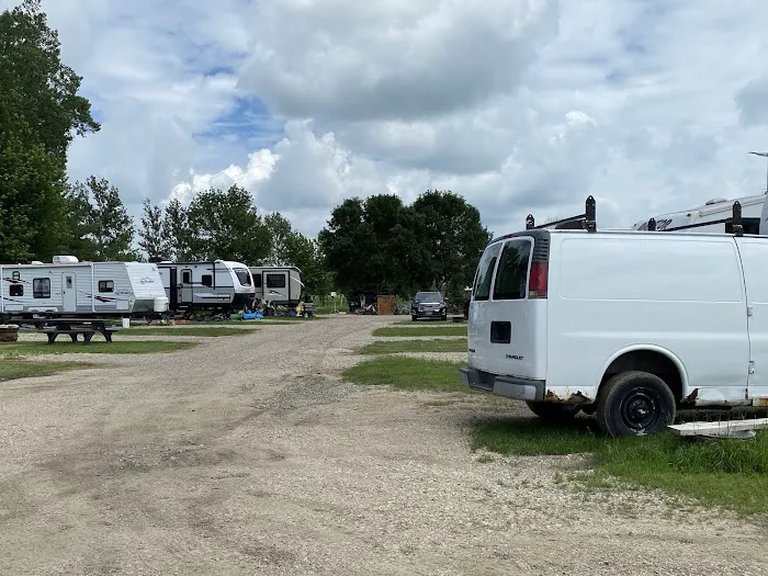 Woody’s Campground by the Lake 6