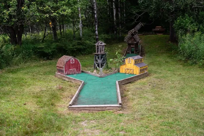 Heavens Up North Campground Picture 4