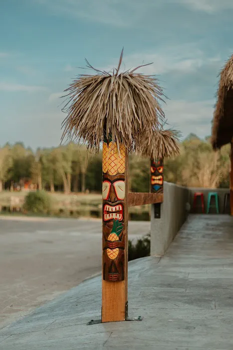 Tipsy Tiki Bar 6