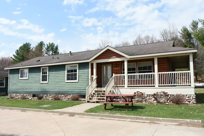 Riviera Resort Cabins & RV Rentals 4