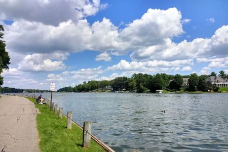 Mona Lake Mobile Homes Park