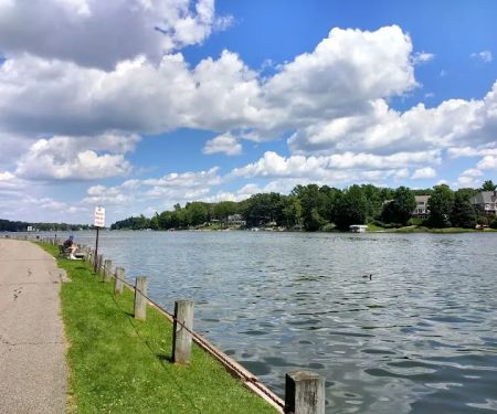 Mona Lake Mobile Homes Park