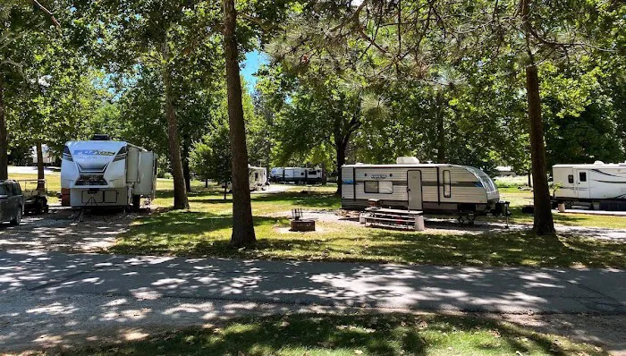 River Oaks RV Park 10