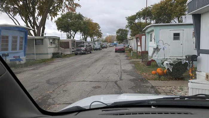 Maumee Mobile Home & RV Court 4