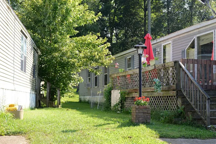 Seven Oaks Pointe Mobile Home Park 3