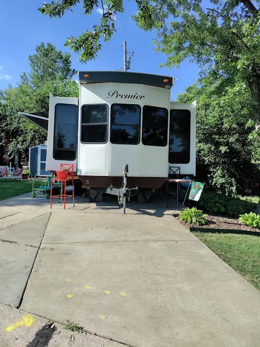 Marquette RV & Mobile Home Park 6
