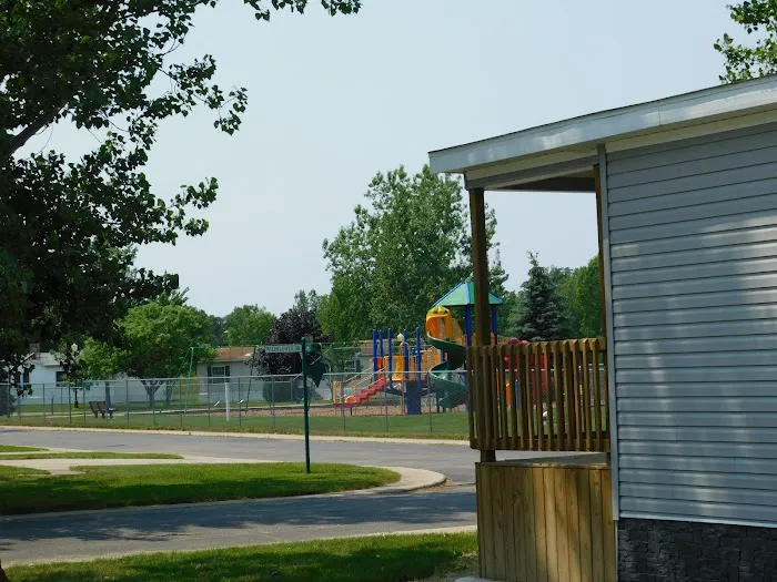 Maple Leaf Community 3