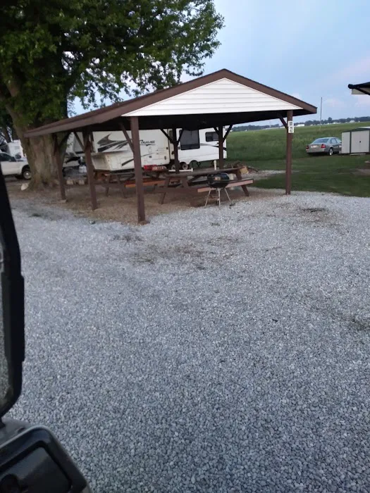 Smokey's Mini Lake Campground 4