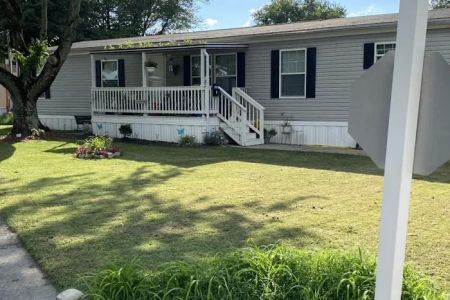 River Oaks Mobile Home Community