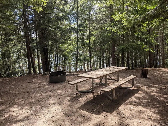Luna - White Deer Lake Campground 3