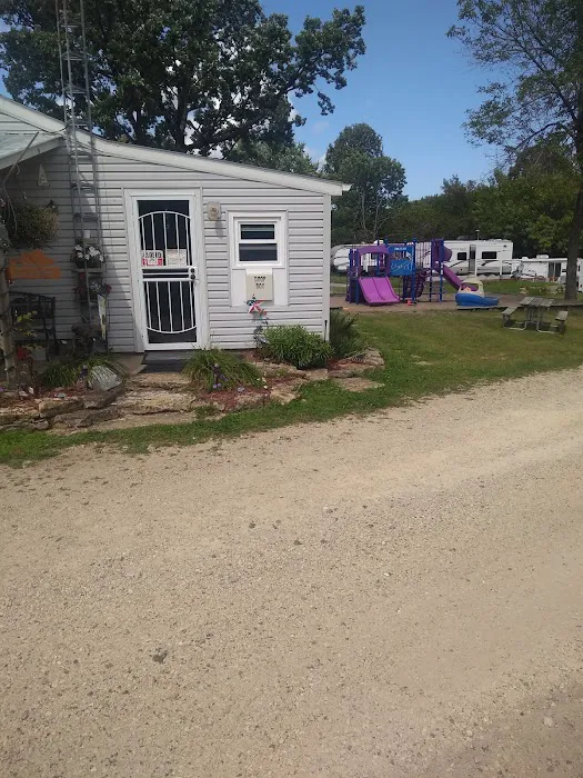 Lake Pepin Campgrounds & Trailer 9