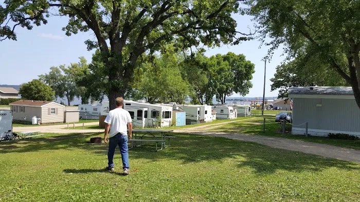Lake Pepin Campgrounds & Trailer 8