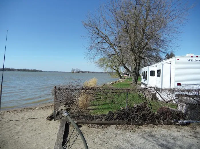 Sabo's Lake Front Camping and Resort 9